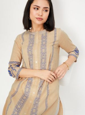 Women Thread Embroidered Straight Kurta