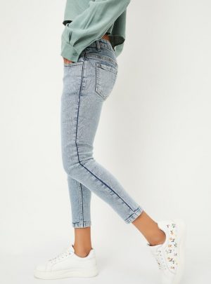 Women Washed Skinny Fit Jeans